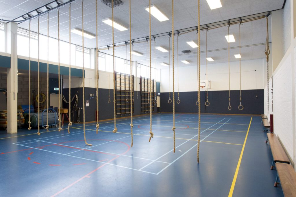 Een gymzaal huren is een nieuwe trend die zich steeds verder ontwikkeld door de voordelen die het brengt voor beide partijen. 