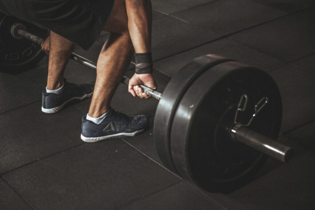 Als je nadenk over een persontal trainingsruimte huren zorgt ervoor dat je goed research doet naar de ruimte. Denk hierbij aan de locatie, facciliteiten, kosten, contractvoorwaarden en bijvoorbeeld de veiligheid van de sportruimte.