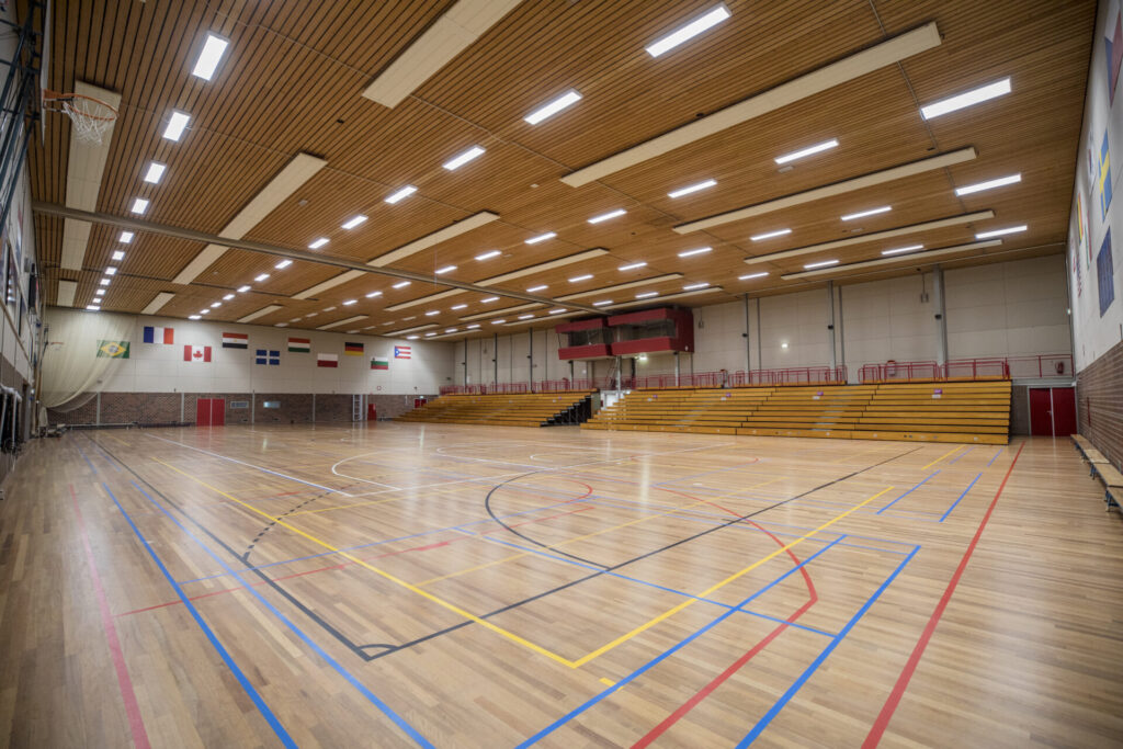 Een sporthal huren is een ideale optie voor een diversiteit aan sport activiteiten.